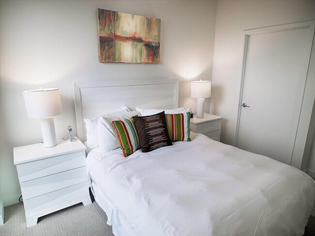 Building Photo - 11911 Freedom Dr