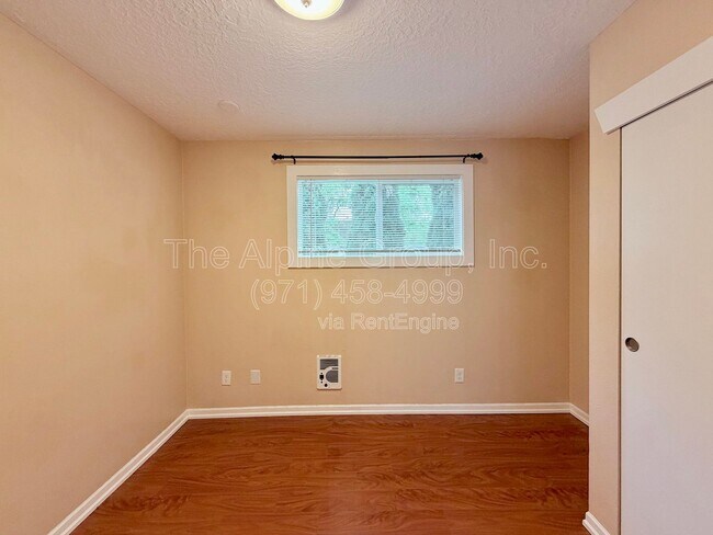 Building Photo - 3720 SE 14th Ave