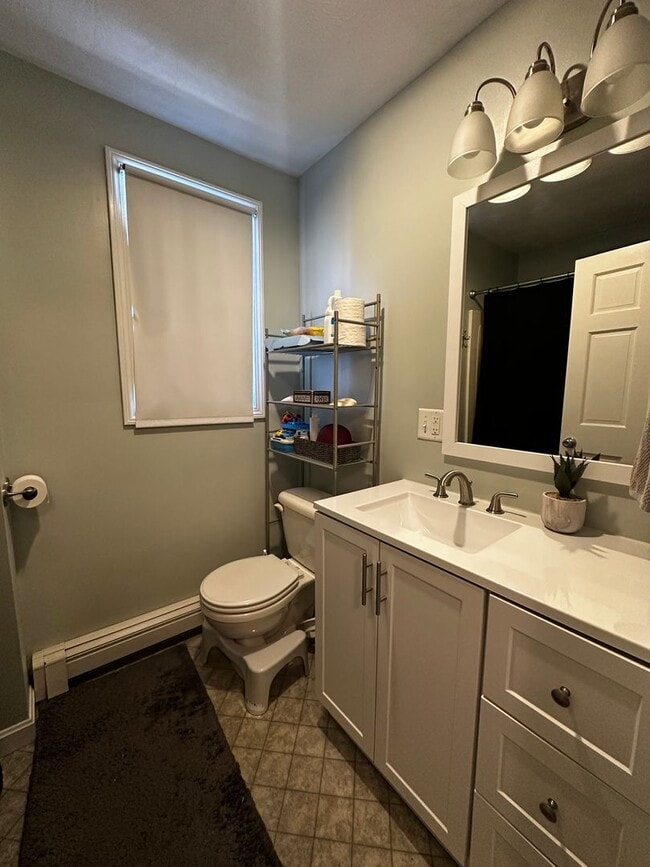 Building Photo - Charming 3 Bed, 3 Bath Home with Finished ...
