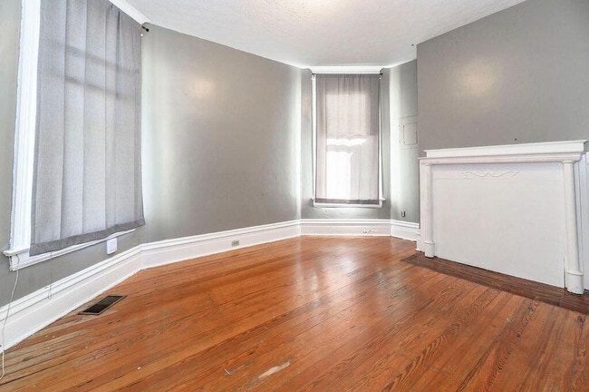 Building Photo - 348 Woodland Ave