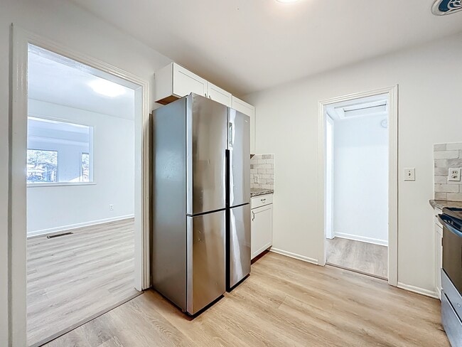 Building Photo - 5330 Quan Dr