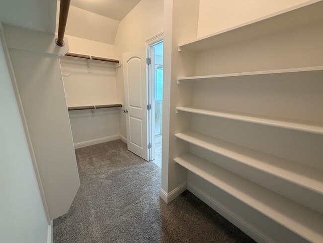 Building Photo - This home will go fast!! Super clean and ready for new tenant!