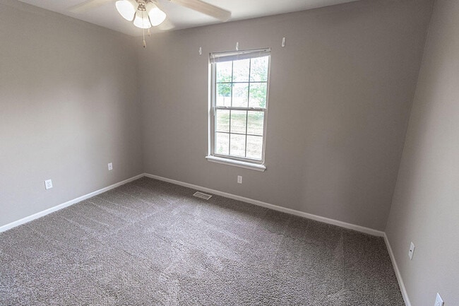 Building Photo - 4002 Snowy Owl Dr