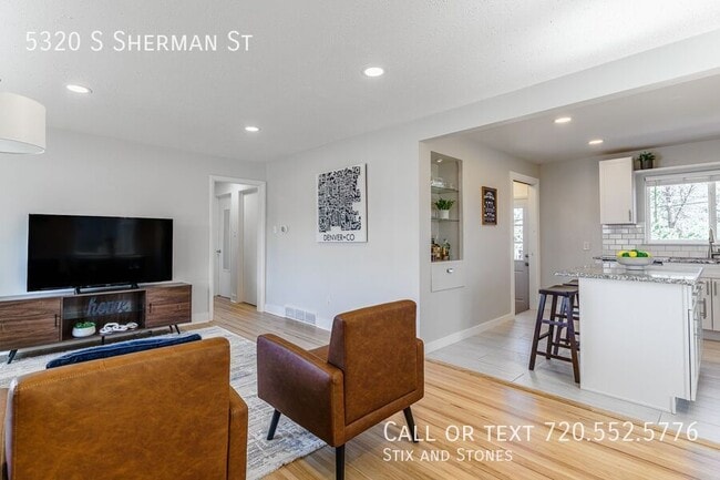 Building Photo - 5320 S Sherman St