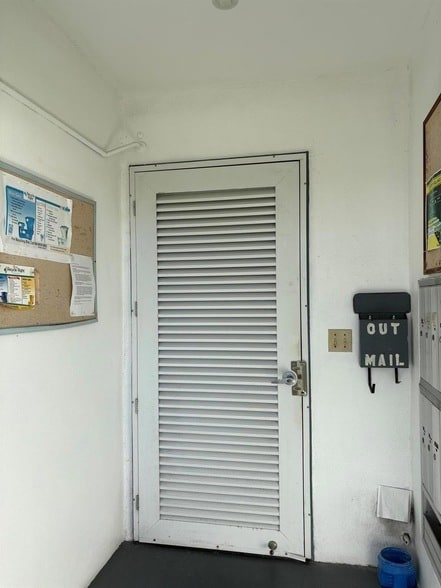 Building Photo - 244 Sheffield J