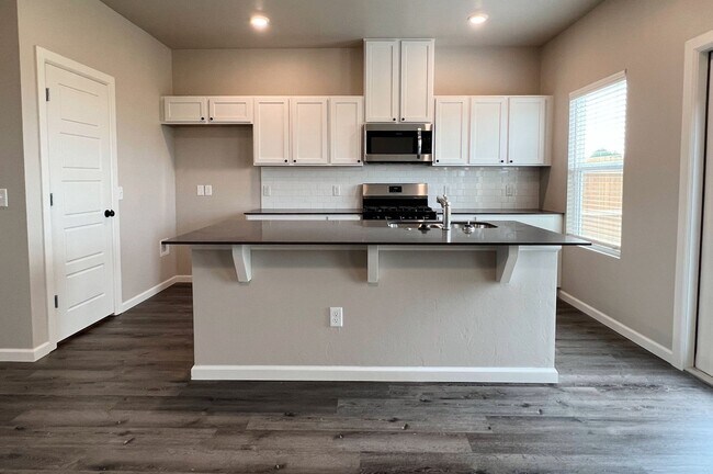 Building Photo - Townhome For Rent NW OKC!