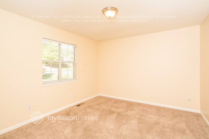 Building Photo - 270 Princeton Way