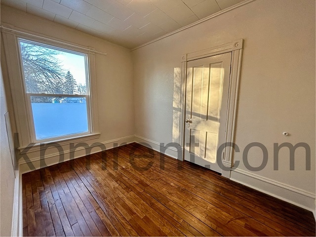 Building Photo - 705 10th St NE