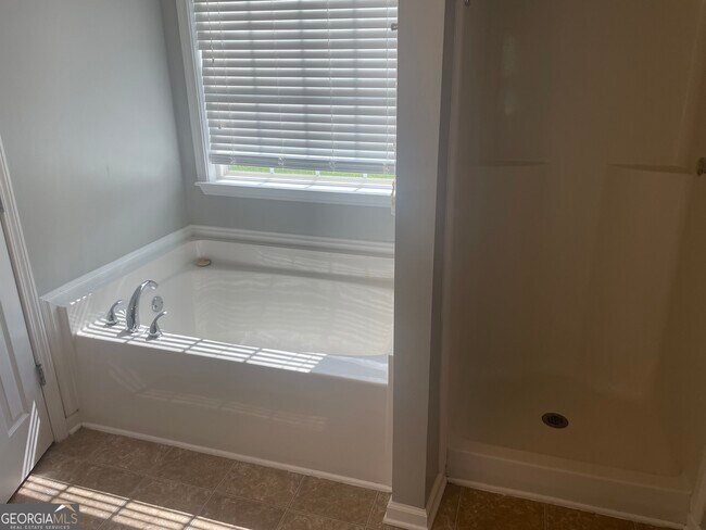 Building Photo - 1507 Cardinal Ln