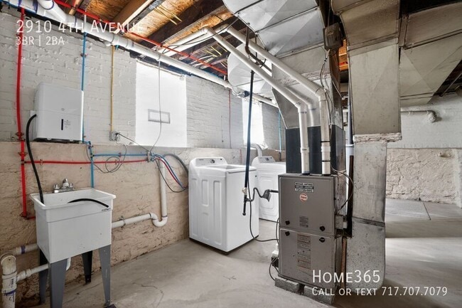 Building Photo - 2910 4th Ave