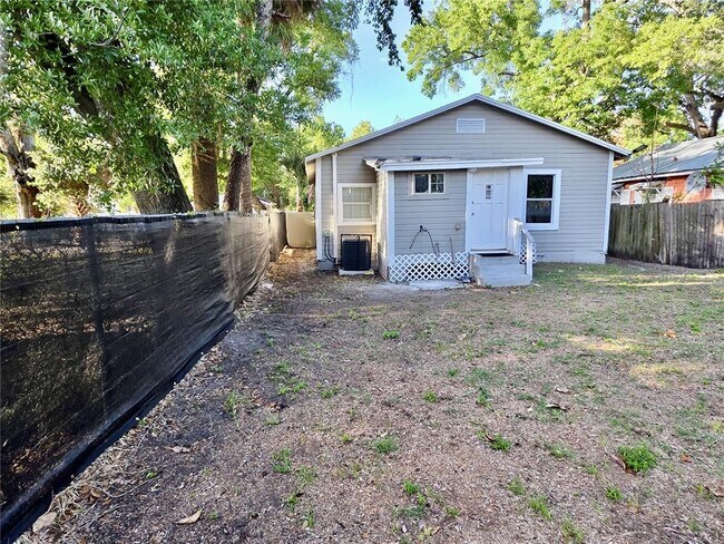 Building Photo - 1040 Randall St