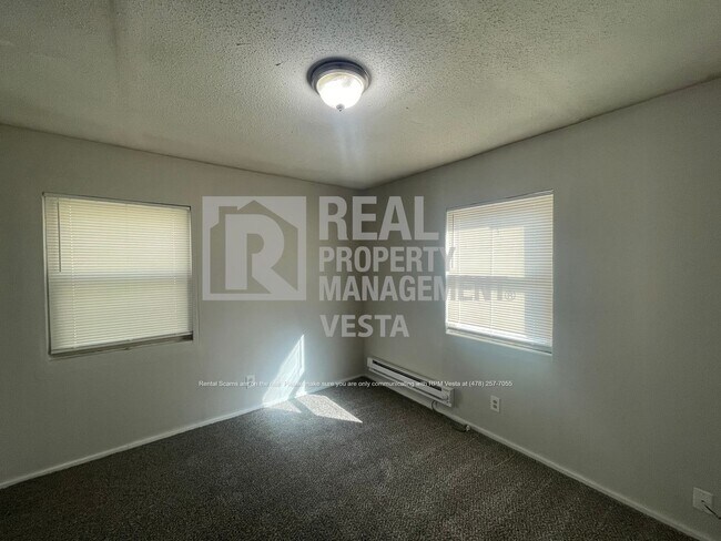 Building Photo - 1586 Hurley Cir