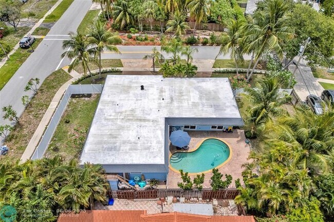 Building Photo - 1398 NW 14th Ct