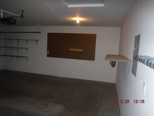 Building Photo - Spacious 3 Bedroom Home in Aspen Place Nei...