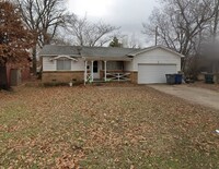 Building Photo - 3 Bed | 1 Bath | Close to Downtown Tulsa