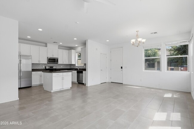Building Photo - 14870 W Encanto Blvd