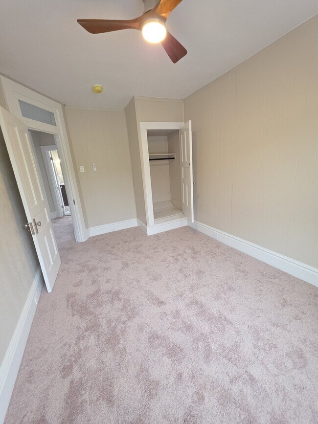 Building Photo - "Spacious 4-Bedroom Gem in Homestead – 2090 Sq Ft of Comfort!"
