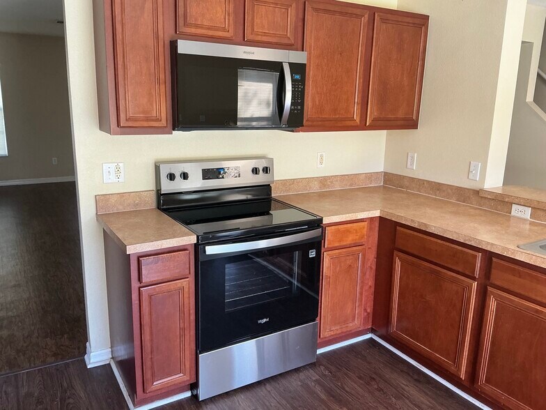 Building Photo - 15260 Perdido Dr