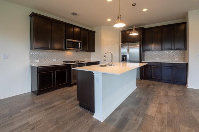 Building Photo - 13500 Feldspar Dr