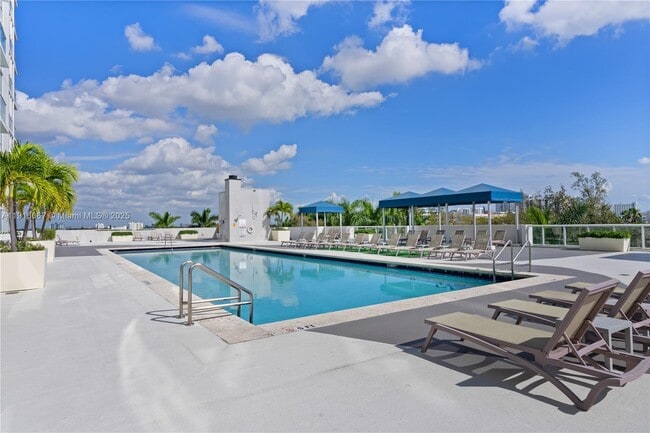 Building Photo - 1871 NW S River Dr