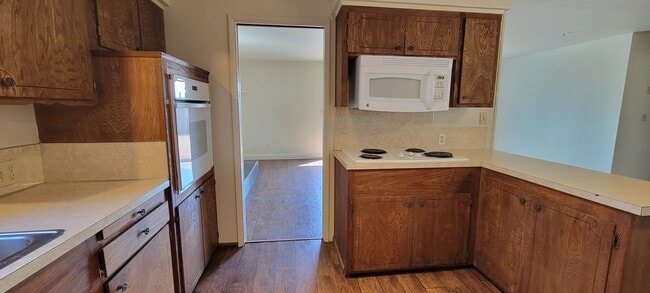 Building Photo - South Redding Cutie Near Westwood Village ...