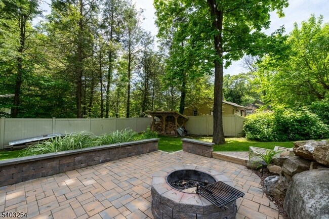 Building Photo - 30 Onteora Rd