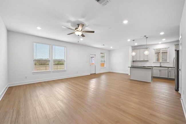 Building Photo - 433 Bristlecone Bend