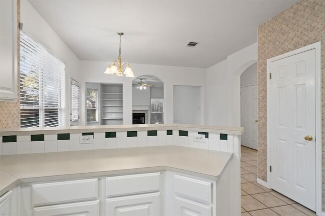 Building Photo - 803 Cashew Ln