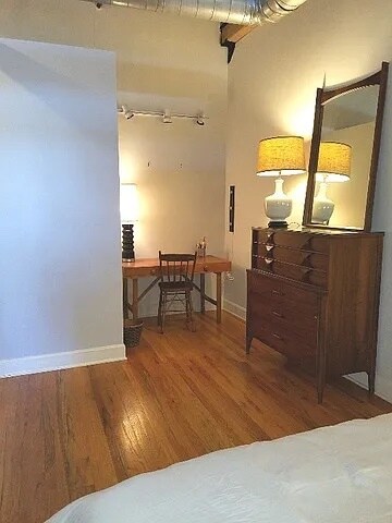 Building Photo - 2735 W Armitage Ave