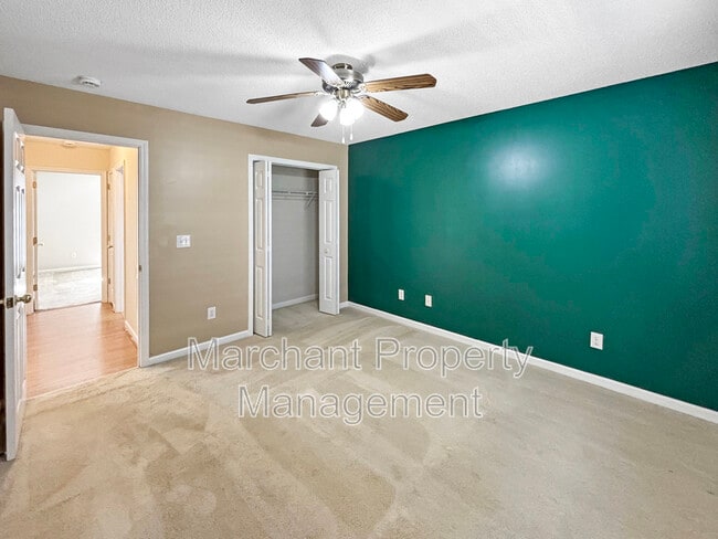 Building Photo - 125 Red Globe Ln