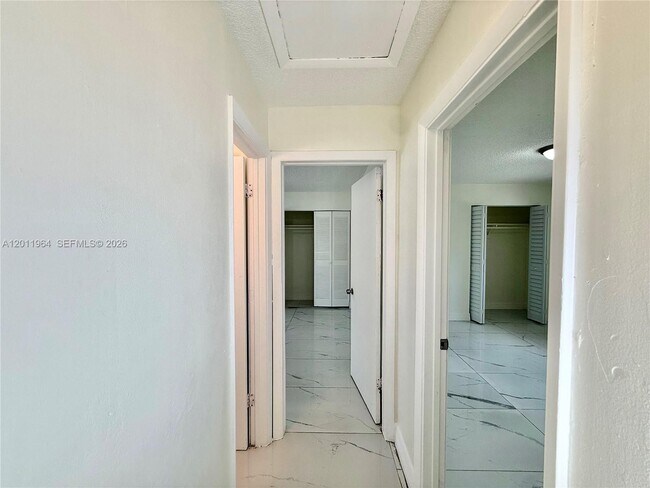 Building Photo - 950 NW 109th St