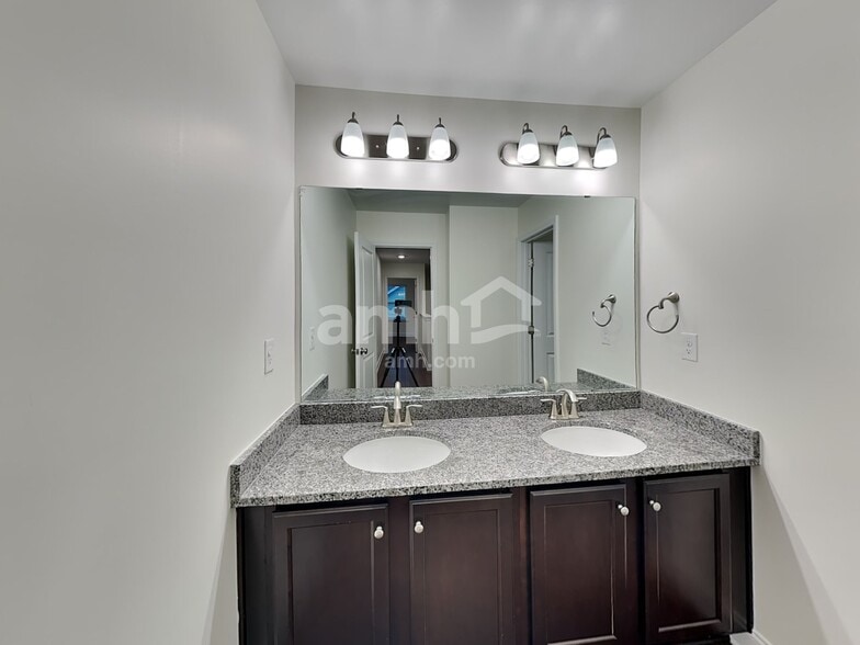 Building Photo - 103 Garrison Grv Ct