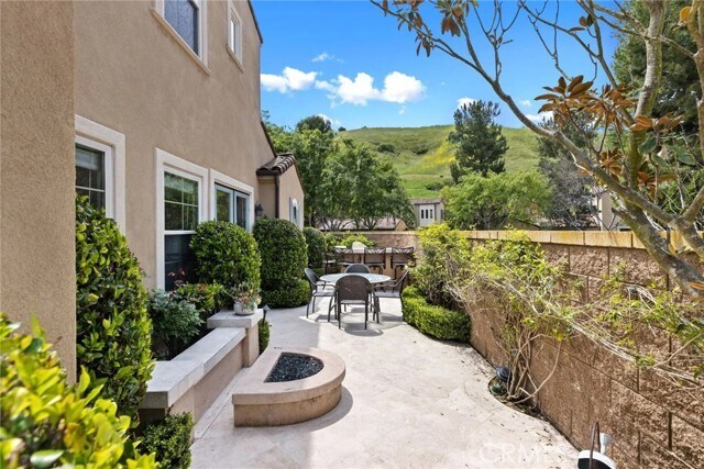 Building Photo - 61 Shade Tree