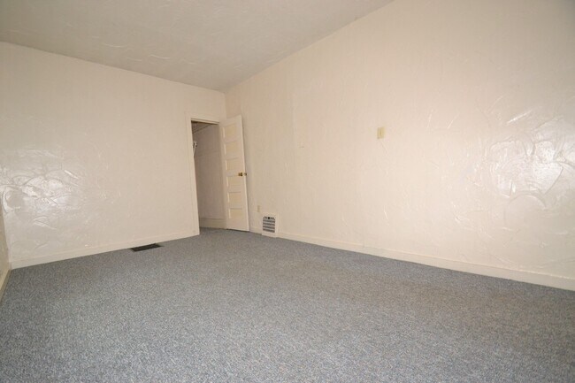 Building Photo - 406 Kling St