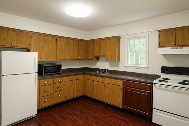 Building Photo - 23 Doxbury Ln