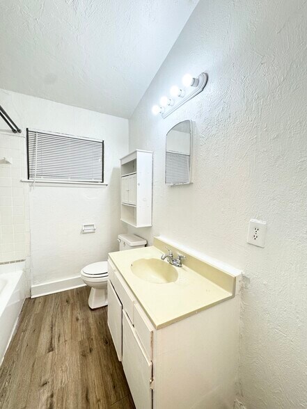 Building Photo - 616 NW 92nd St