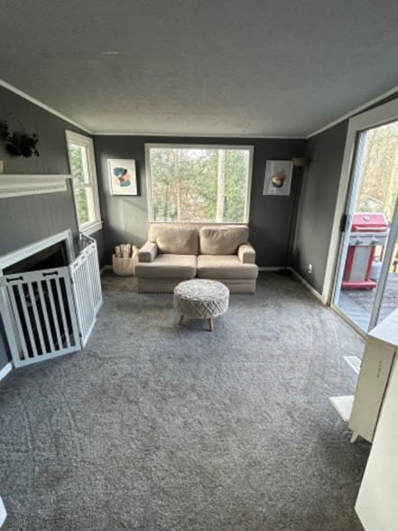 Building Photo - 2103 Clearwater Dr SE