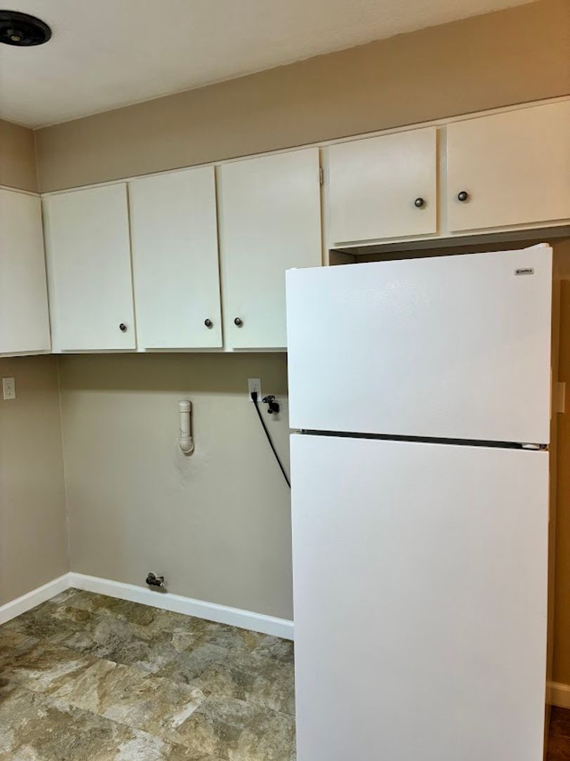 Building Photo - 4122-4130 SE Howe St