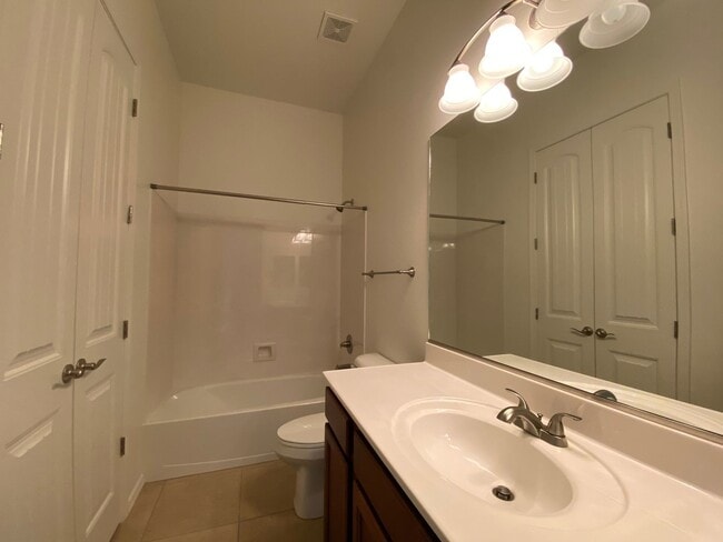 Building Photo - 6209 E Bower Ln