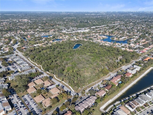 Building Photo - 4271 NW 89th Ave