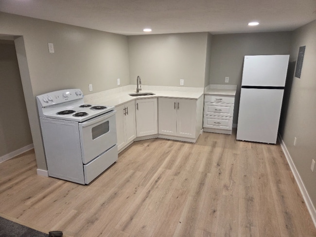 Building Photo - 785 N Monroe Blvd