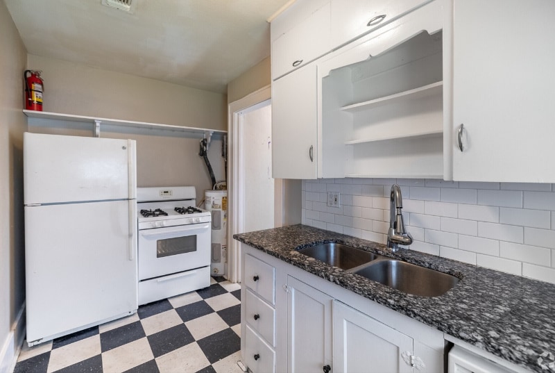 Building Photo - 301-311 W Leuda St