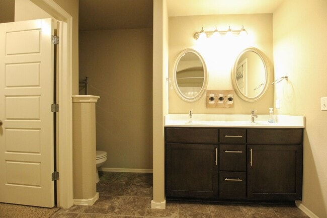 Building Photo - Custom Built 4 Bedroom In Southern Reserve...