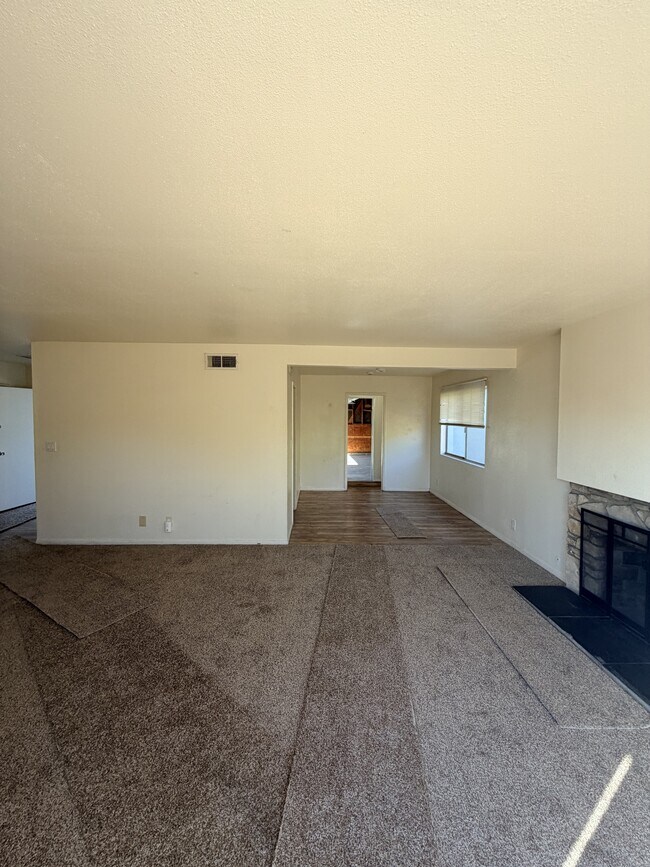 Building Photo - 1624 Mimosa Pl