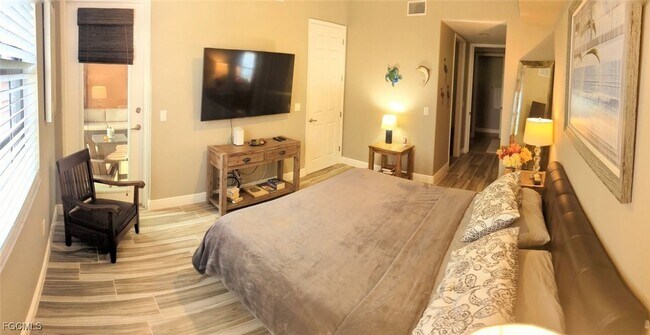 Building Photo - 13780 Julias Way