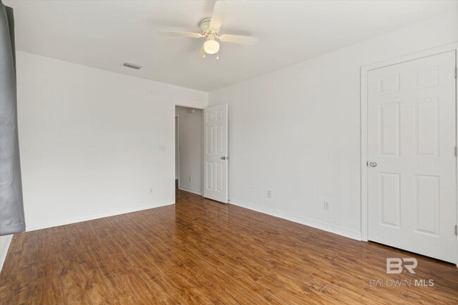 Building Photo - 15982 Pecan View Dr