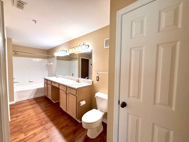 Building Photo - Reserve of Point Meadows Condo!