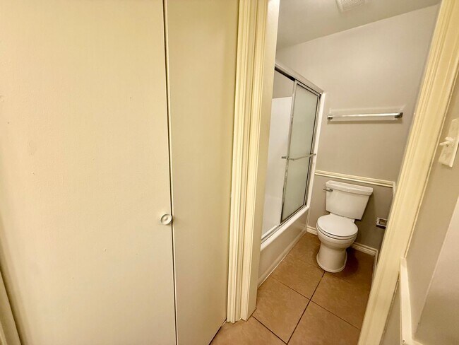 Building Photo - 3-bed/2-bath near Paluxy/Grande!