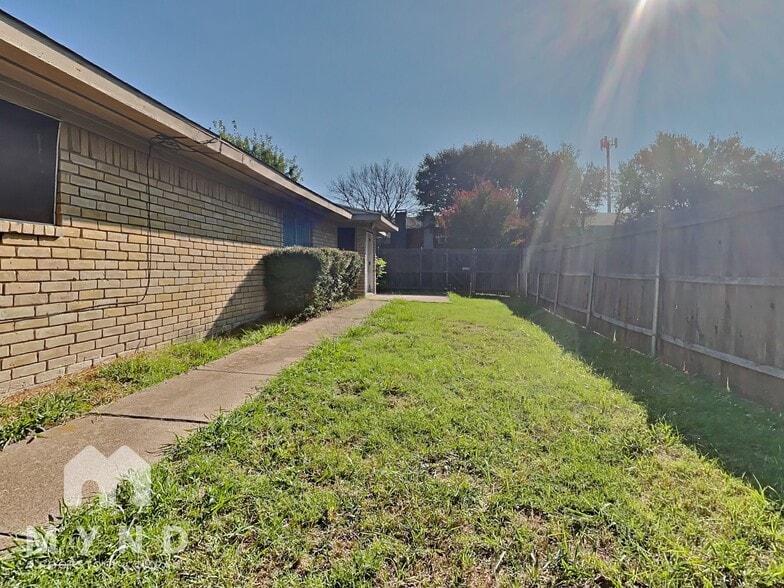 Building Photo - 314 Towne House Ln