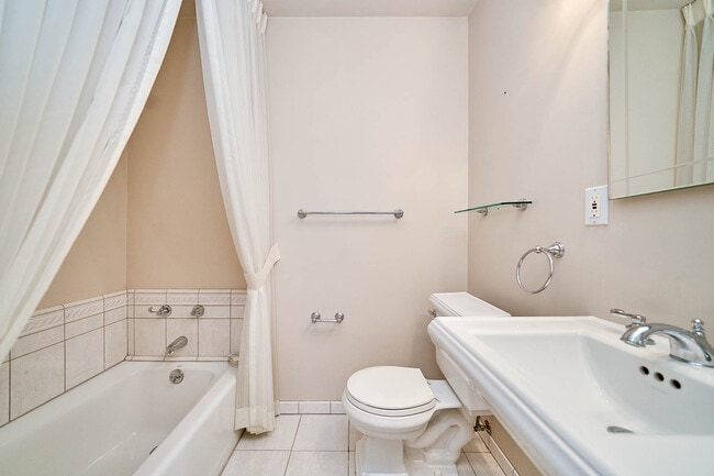 Building Photo - 2136 Paseo Del Mar